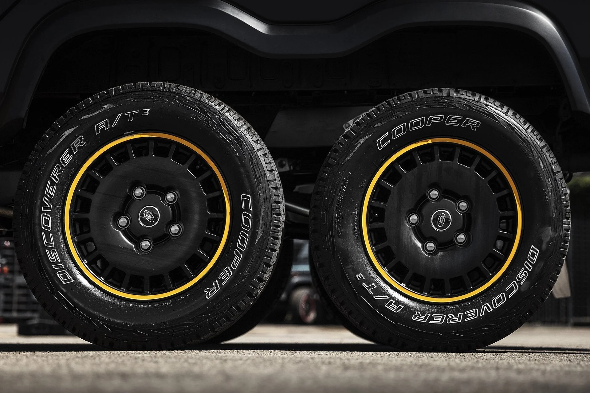 Land Rover Defender (1991-2016) Alloy Wheels - Huntsman 1945 Retro Classic - Image 9