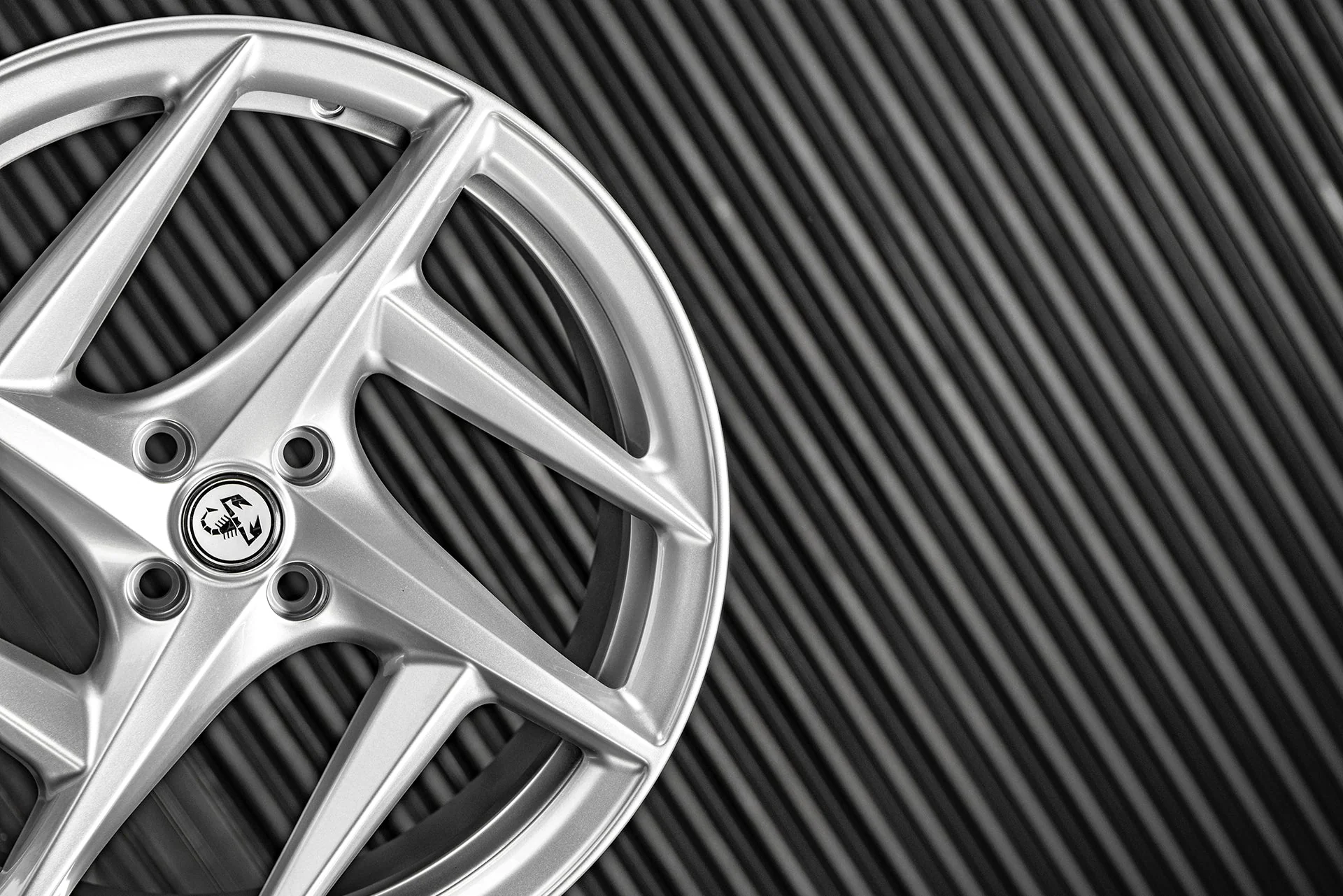 Fiat 500E (2020 Onwards) Type 52 Alloy Wheels - Image 24
