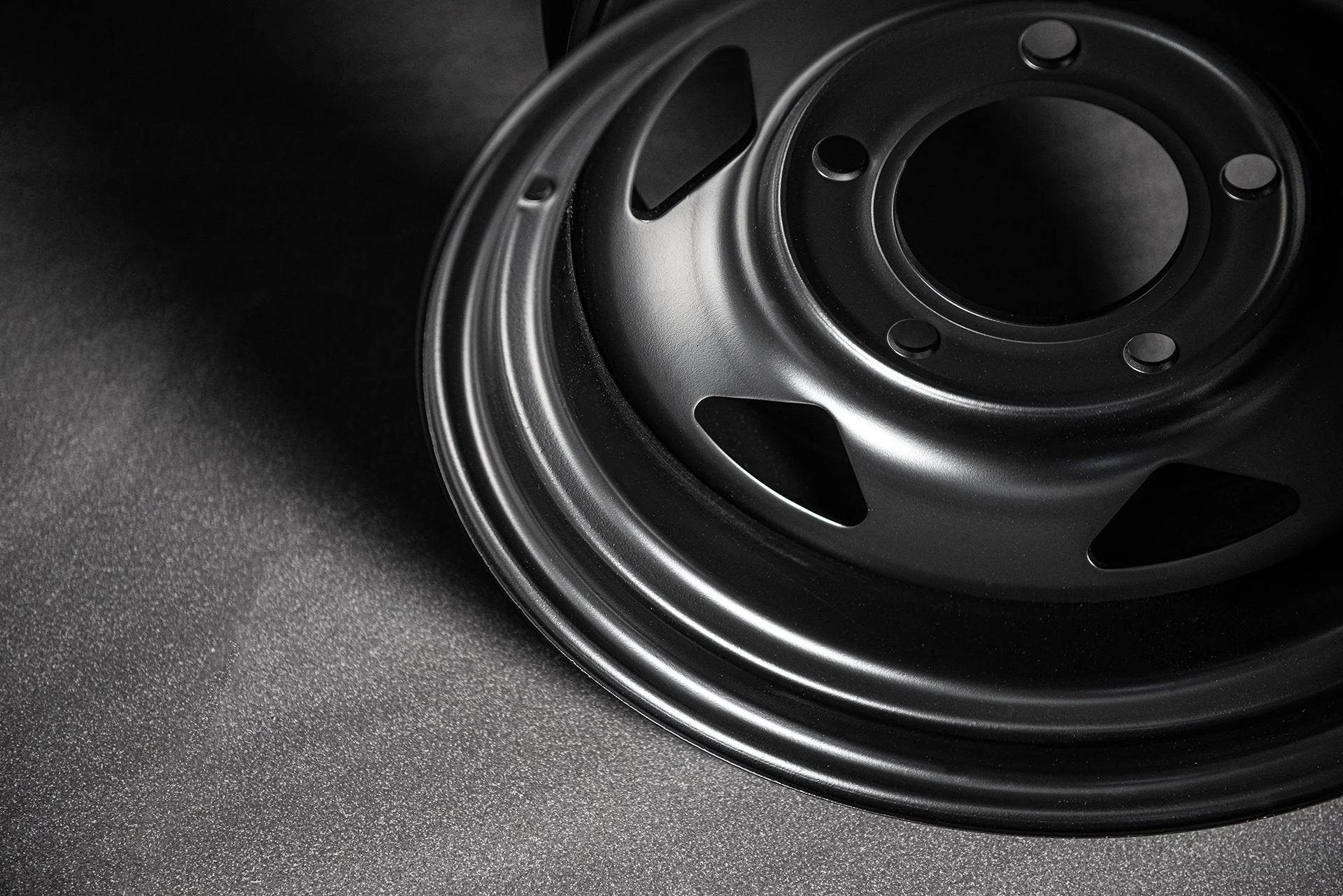 Land Rover Defender (1991-2016) Steel Wheels - 1947 Heritage - Image 24