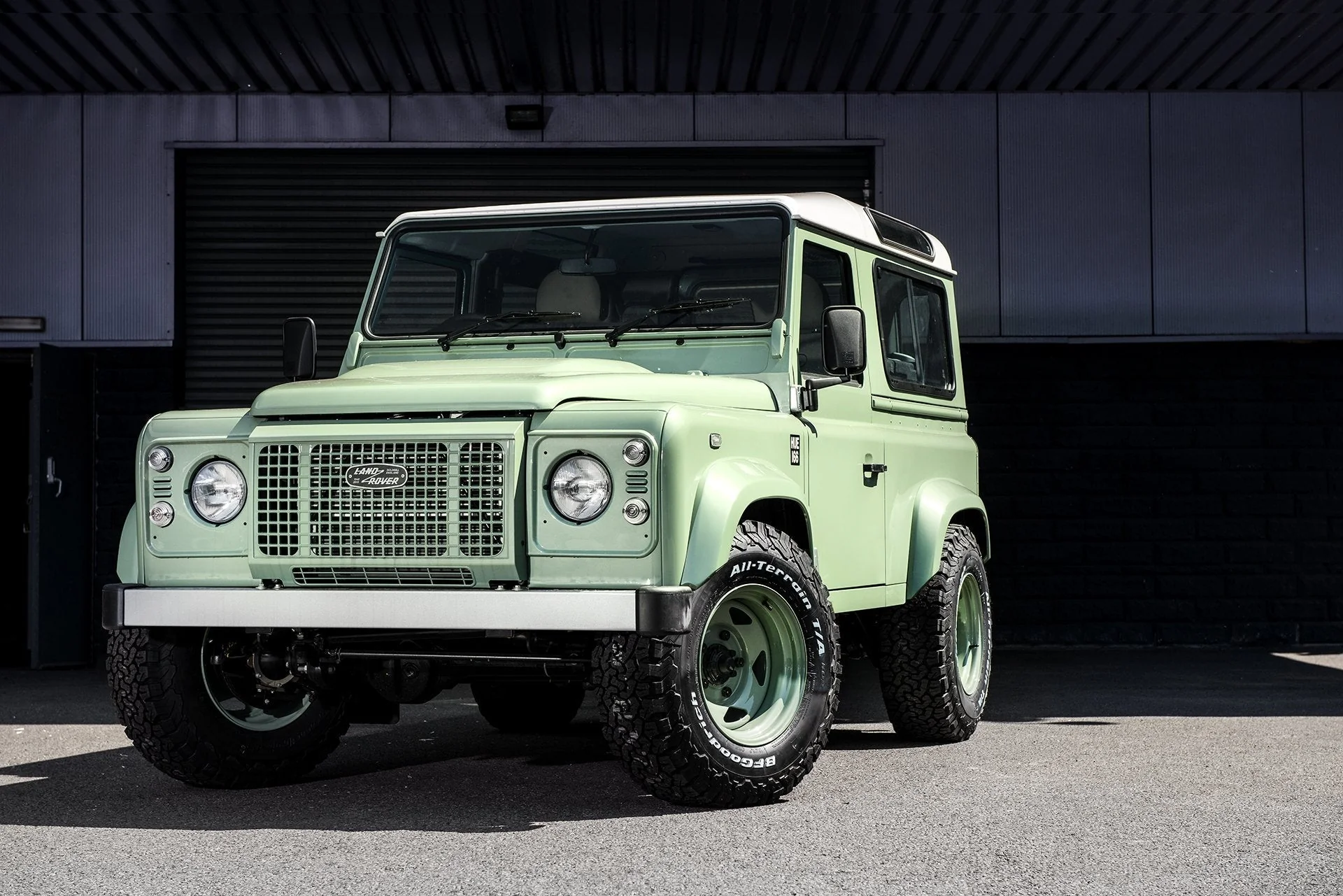 Land Rover Defender (1991-2016) Steel Wheels - 1947 Heritage - Image 9
