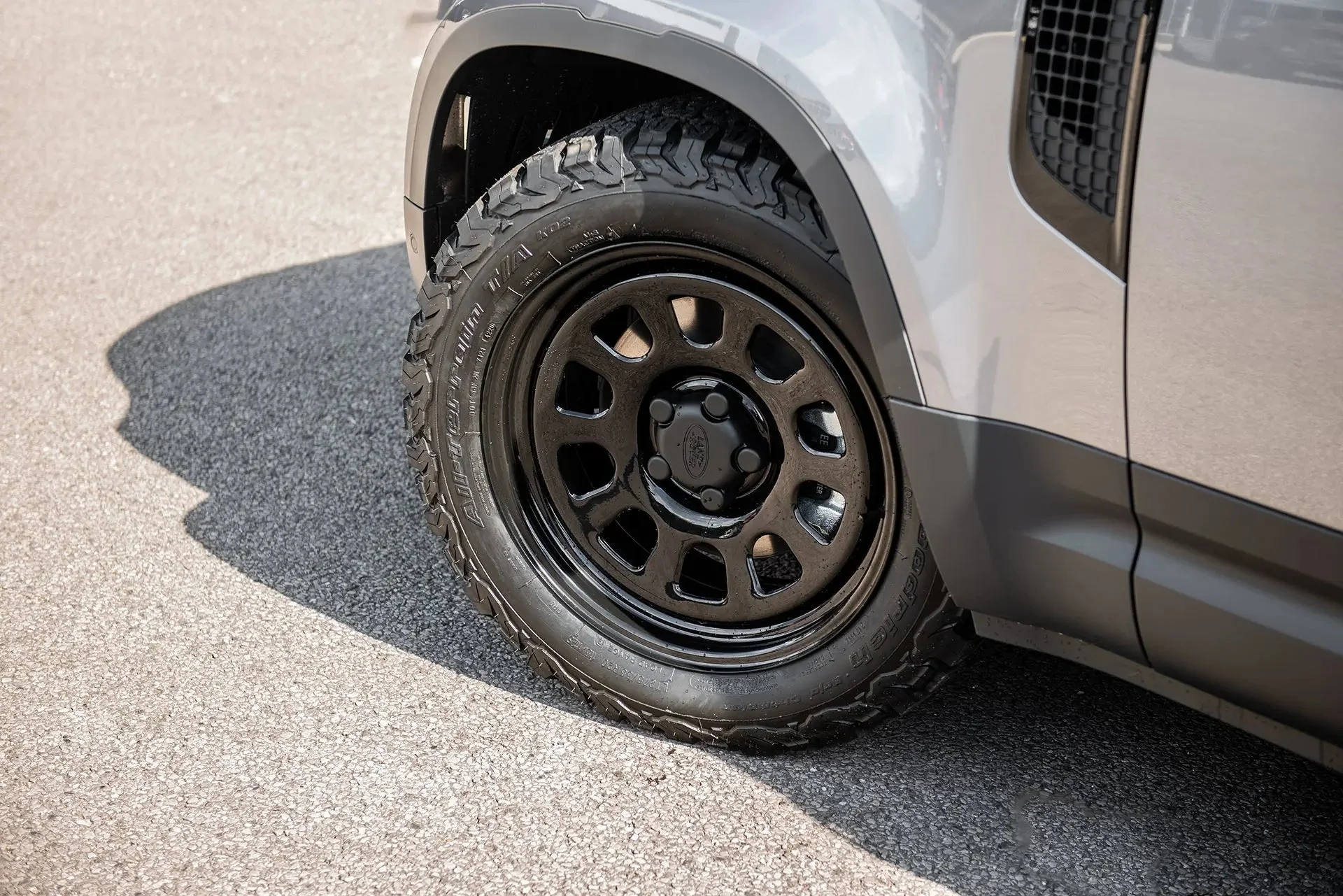 Land Rover Defender (2020 Onwards) Steel Wheels - Overland - Image 12