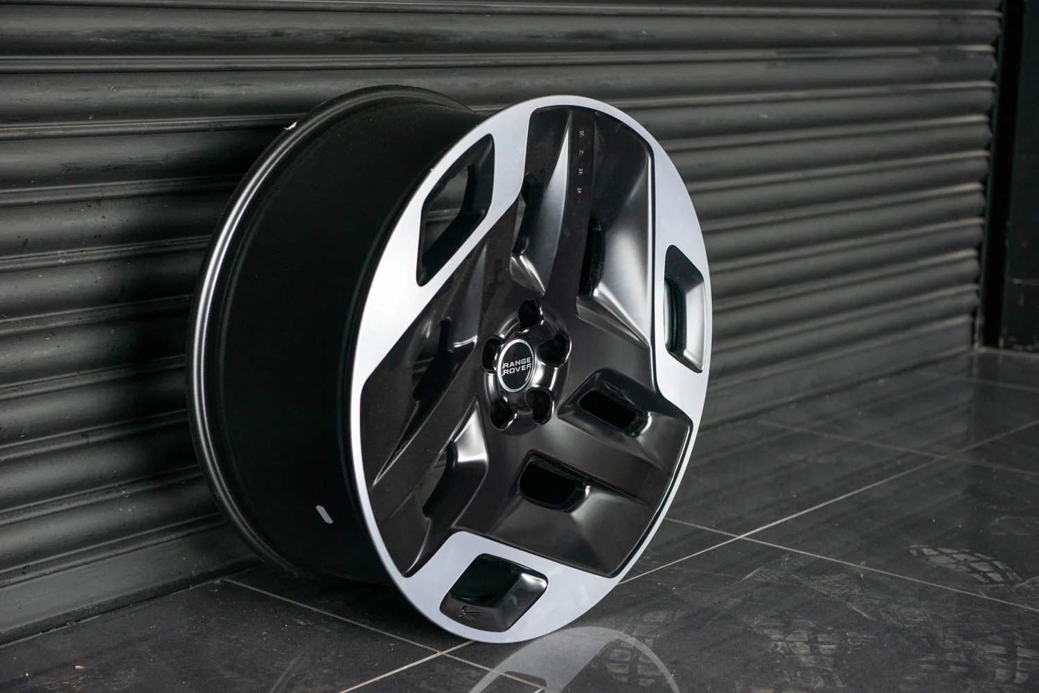 Range Rover (2022 Onwards) Type 33 Forged Alloy Wheels - Image 4