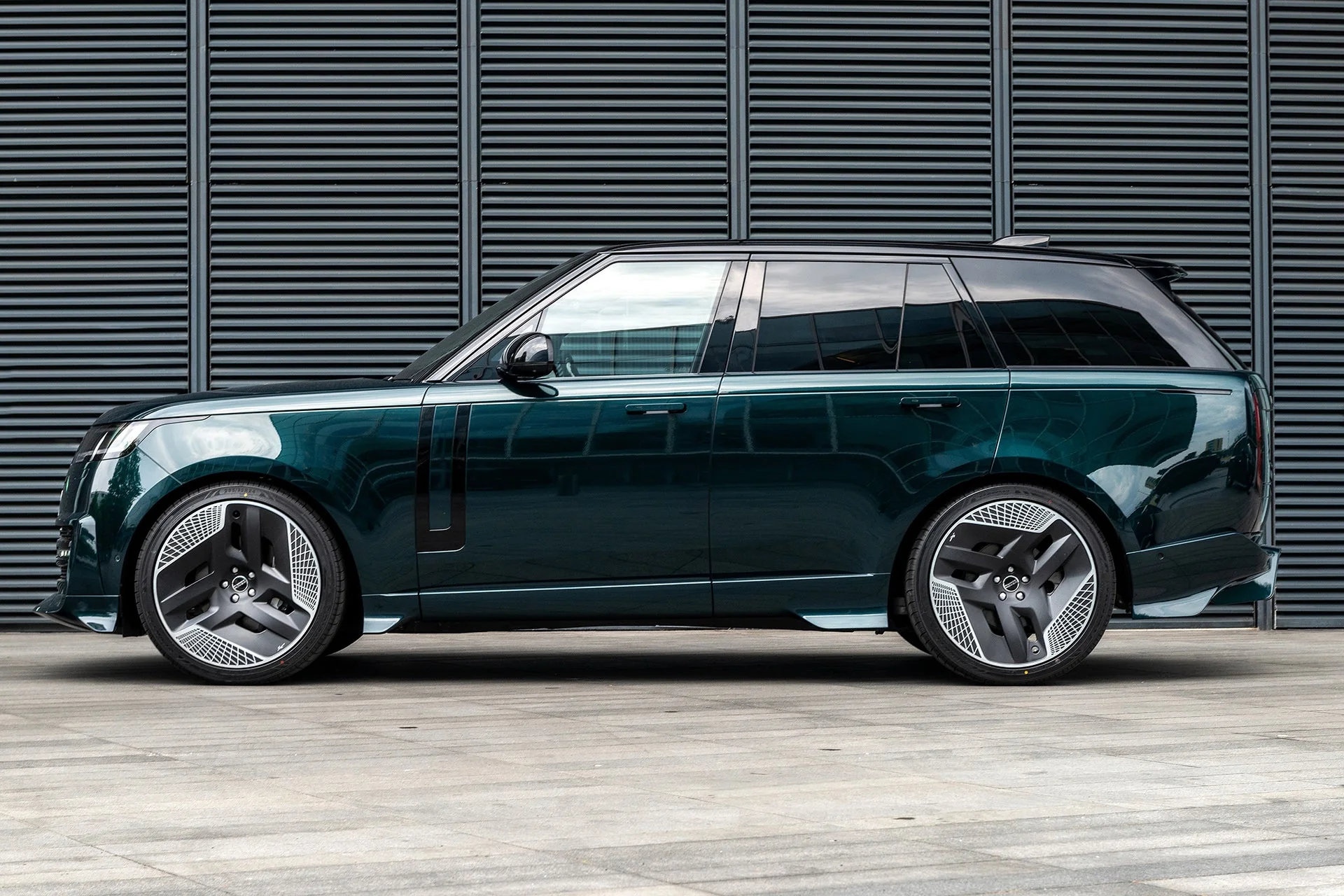 Range Rover (2022 Onwards) Type 33 Fintail Forged Alloy Wheels - Image 9