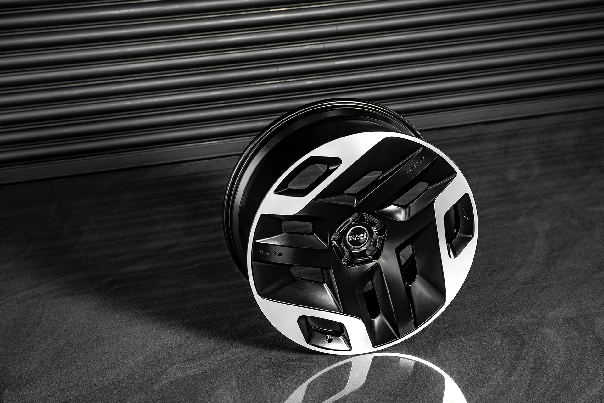 Range Rover Sport (2022 Onwards) Type 33 RS-Forged Alloy Wheels - Image 4