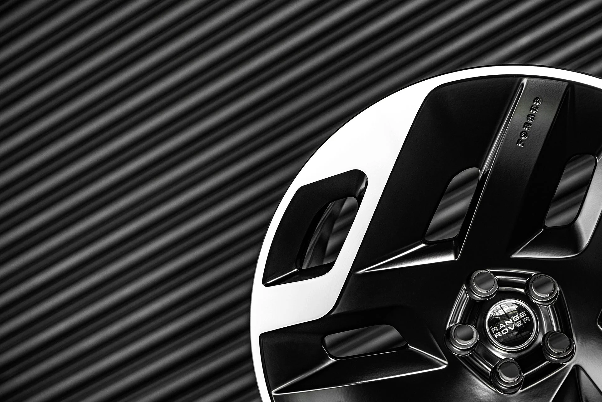 Range Rover Sport (2022 Onwards) Type 33 RS-Forged Alloy Wheels - Image 9