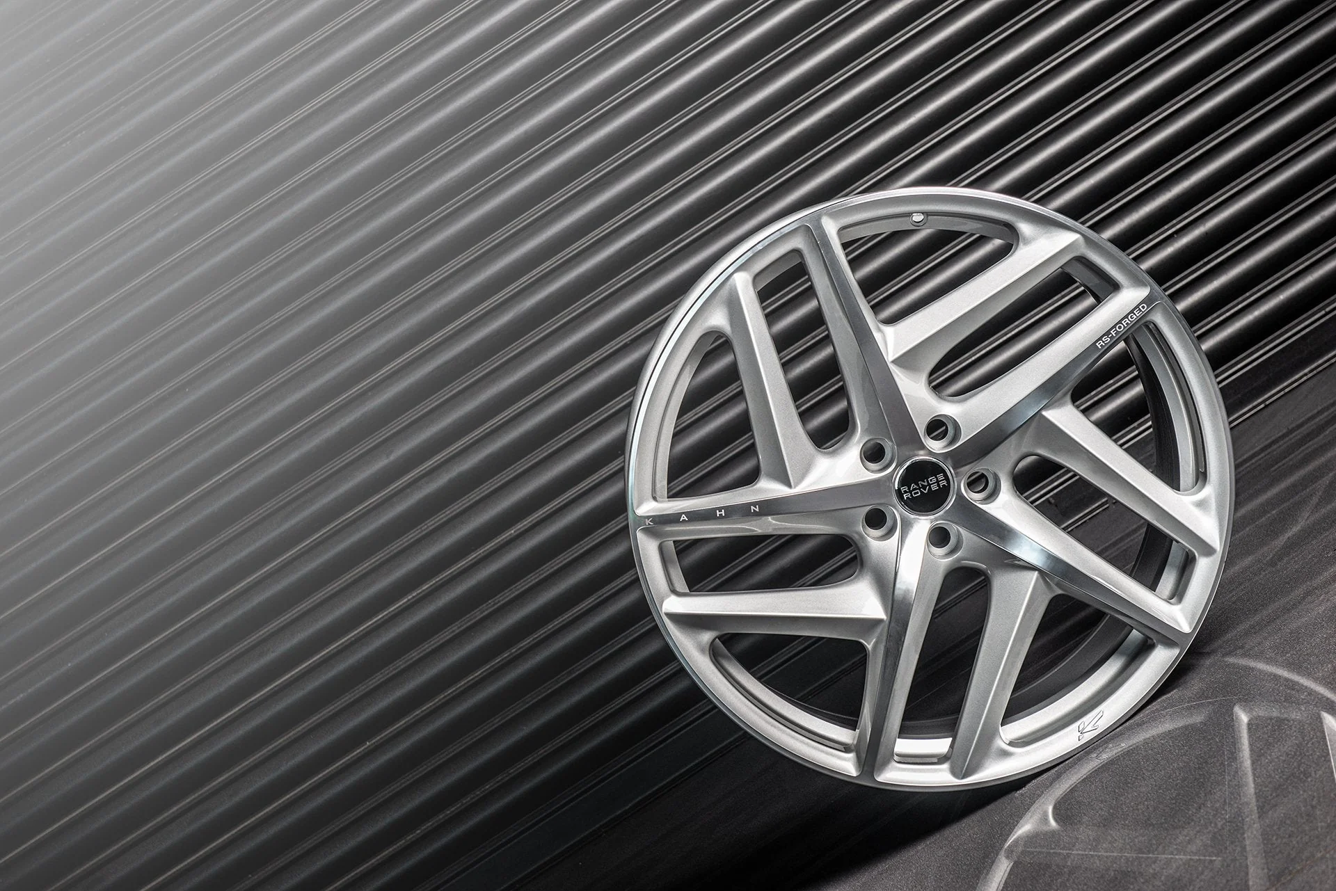 Range Rover Sport SVR (2018 Onwards) Type 52 RS-Forged Alloy Wheels - Image 10