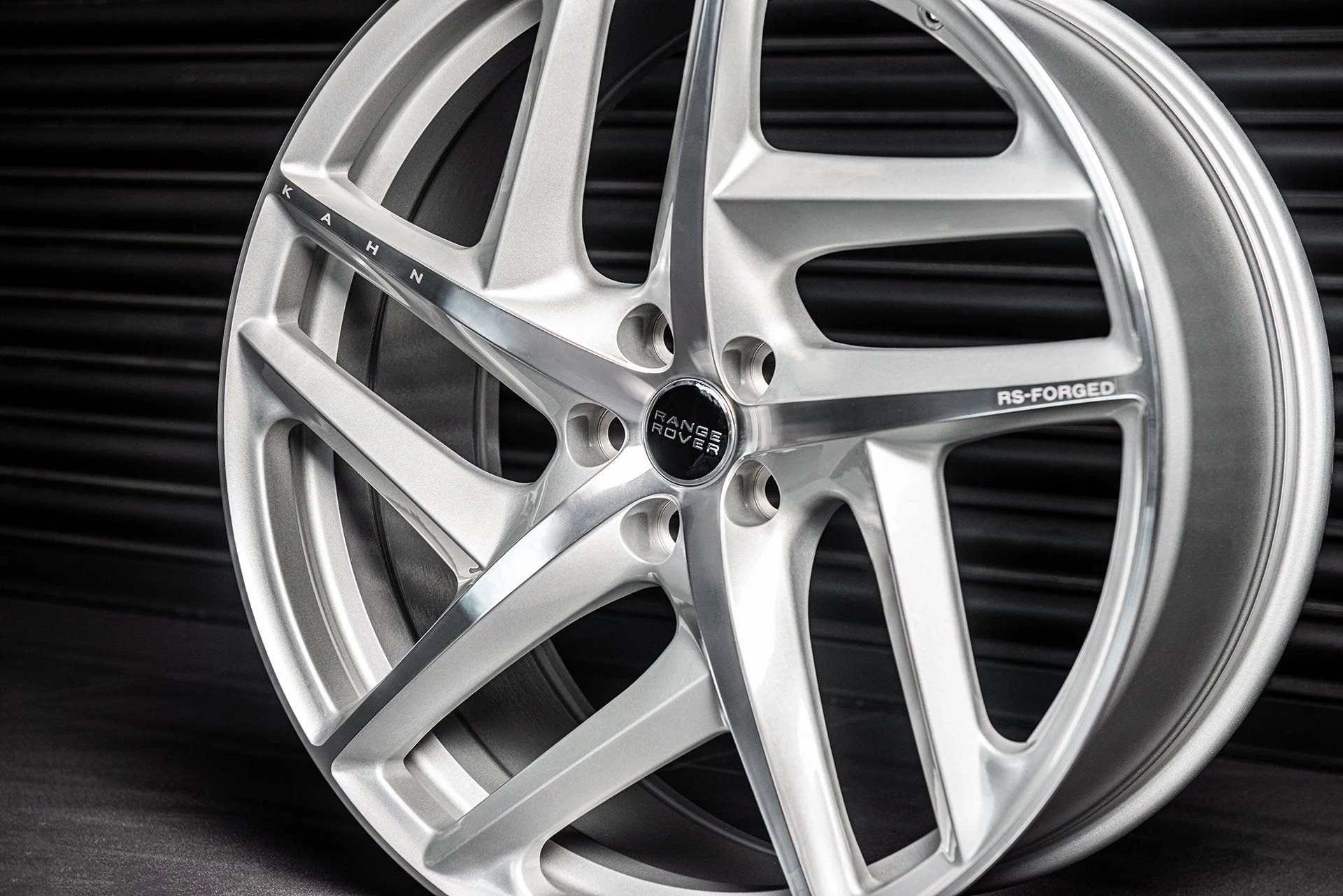Range Rover Sport SVR (2018 Onwards) Type 52 RS-Forged Alloy Wheels - Image 5