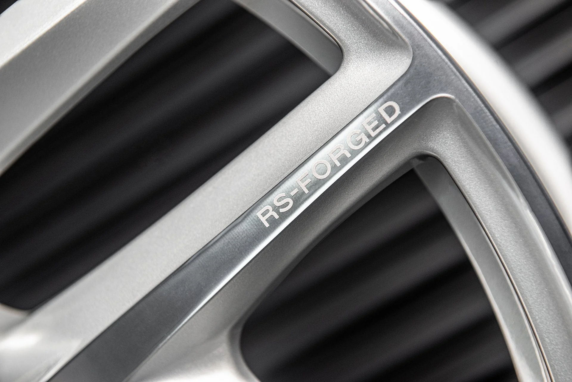 Range Rover Sport SVR (2018 Onwards) Type 52 RS-Forged Alloy Wheels - Image 7