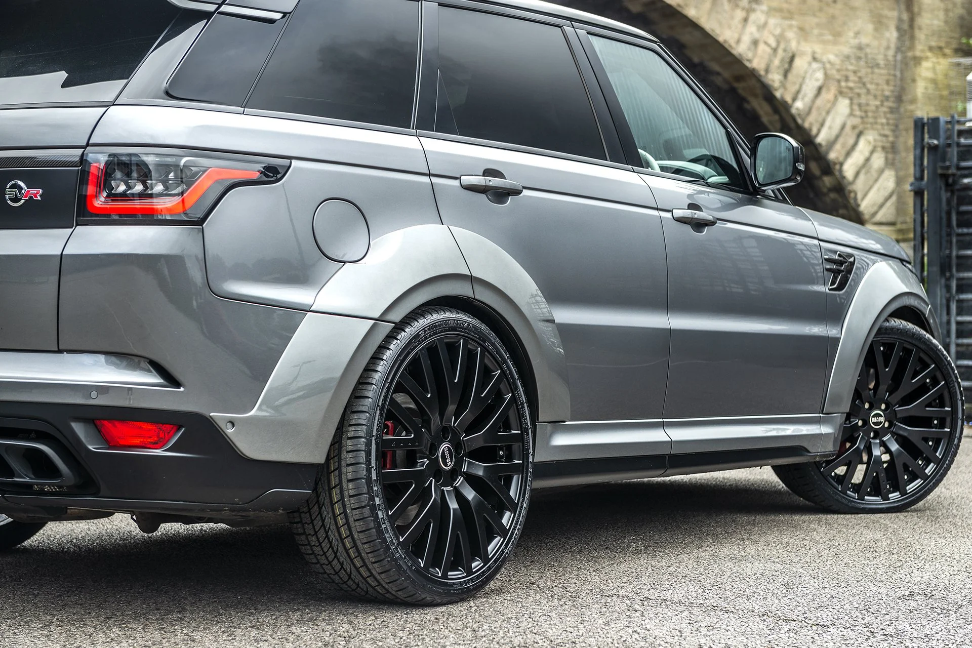 Range Rover Sport SVR (2018 Onwards) RS-2 Light Alloy Wheels - Image 10