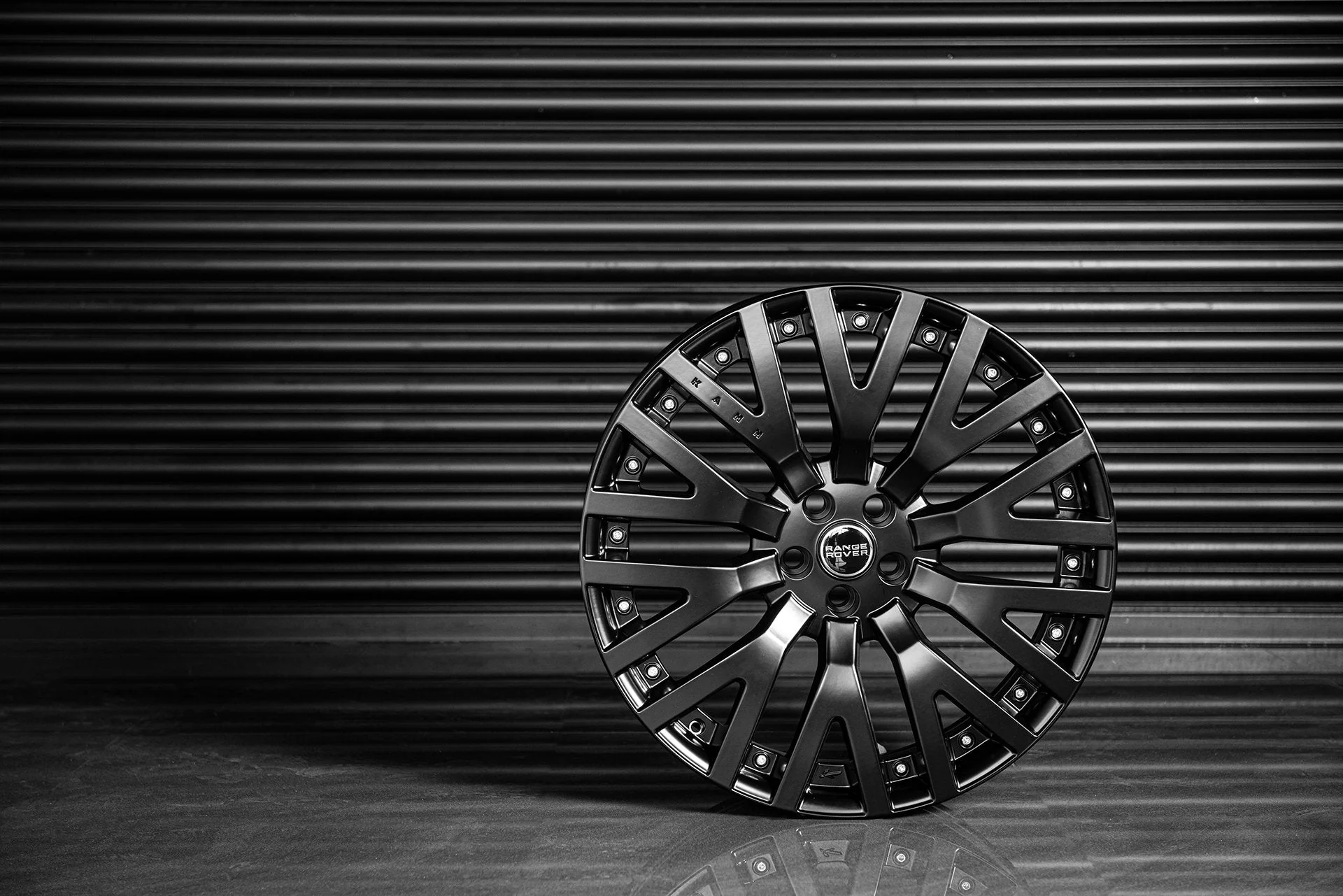 Range Rover Sport SVR (2018 Onwards) RS-2 Light Alloy Wheels - Image 21