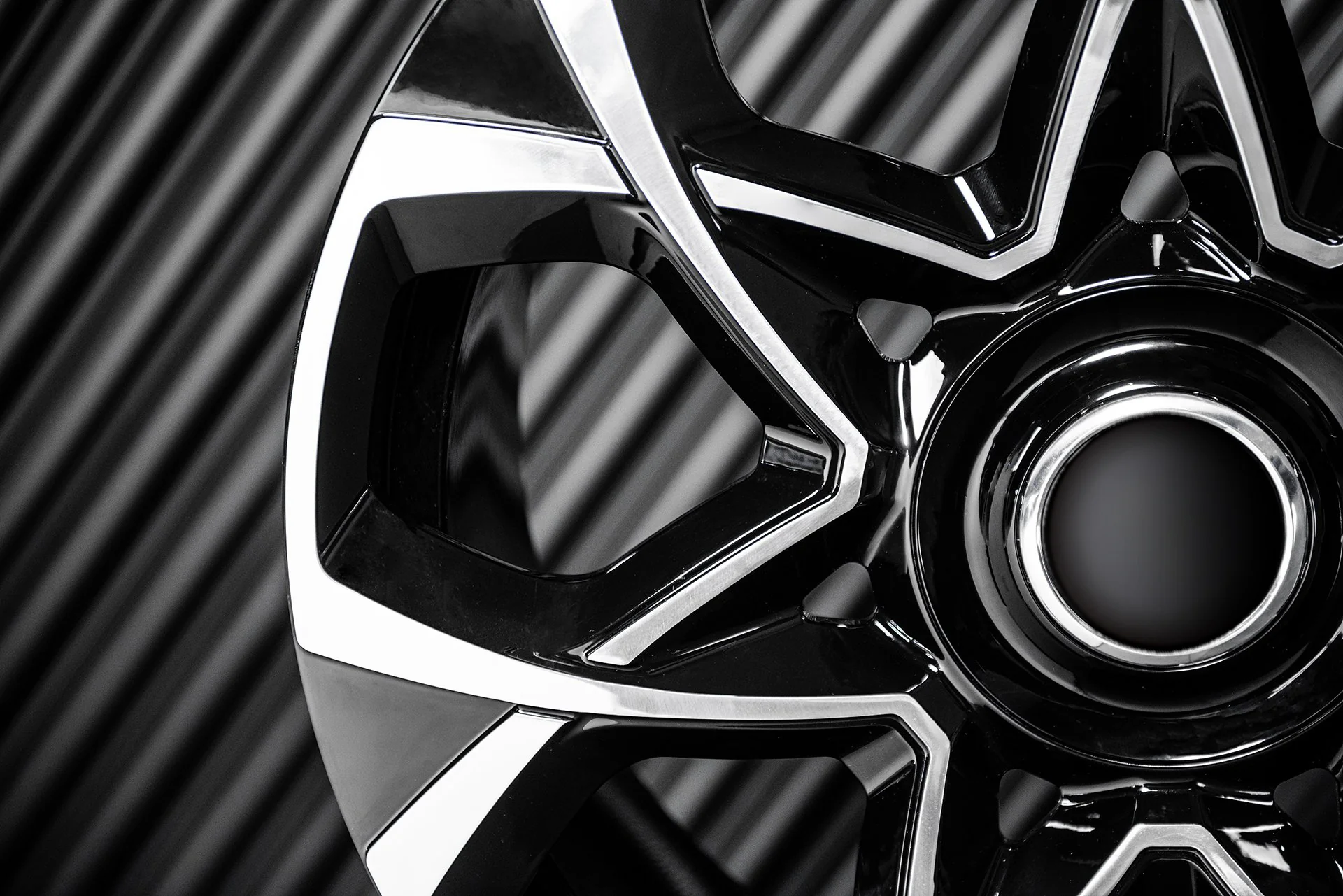 Type 55 Forged Lightweight Alloy Wheels Suitable for Rolls Royce Cullinan (2018 Onwards) - Image 6